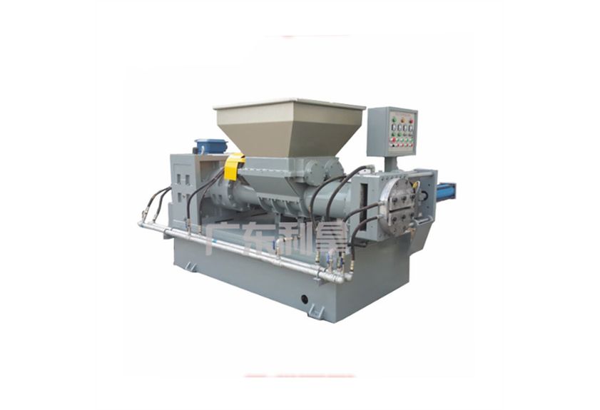 廣東利拿實業(yè):引領(lǐng)橡膠出片擠出機、電線電纜壓出機與硅橡膠過濾擠出機的創(chuàng)新之路-2